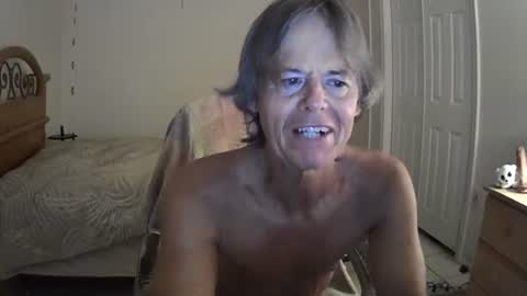 Snapshot of hewes1 chatting on 07/11/26, 10:07 hewes1 online show from 07/11/26, 10:07