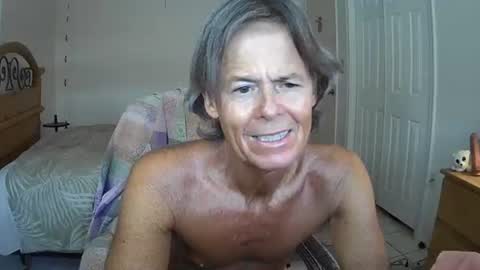 Snapshot of hewes1 chatting on 07/12/26, 10:23 hewes1 online show from 07/12/26, 10:23