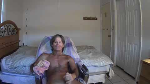 Snapshot of hewes1 chatting on 07/27/26, 11:06 hewes1 online show from 07/27/26, 11:06