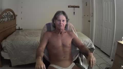 Snapshot of hewes1 chatting on 08/06/26, 04:58 hewes1 online show from 08/06/26, 04:58