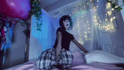 salem online show from 12/01/25, 03:00