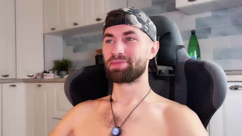 Arnold online show from 11/28/25, 02:42