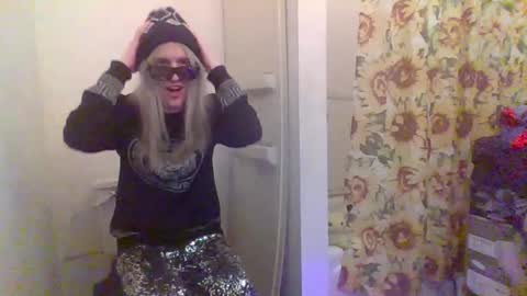 hey_mikky online show from 02/12/25, 01:09