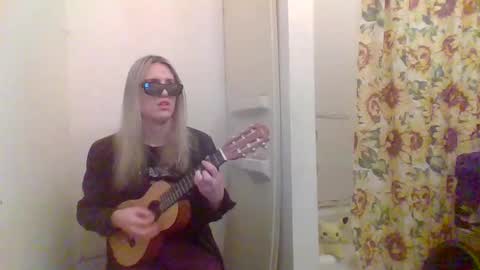 hey_mikky online show from 02/12/25, 11:41