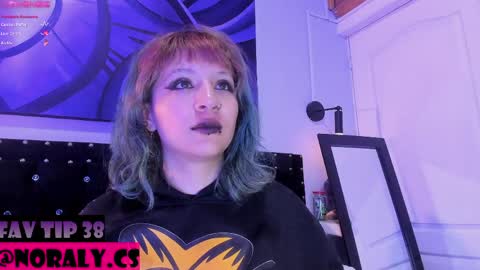 Snapshot of hey_noraly chatting on 05/29/26, 05:49 Noraly online show from 05/29/26, 05:49