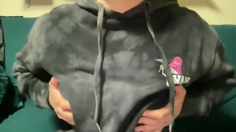 Snapshot of heybluebabe chatting on 02/20/25, 01:40 Blue  online show from 02/20/25, 01:40