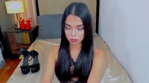 Snapshot of heyitsafira chatting on 07/06/26, 02:14 SAFIRA 3 online show from 07/06/26, 02:14