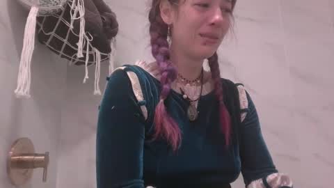 FlexieFae online show from 01/31/25, 12:39