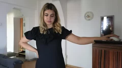 Siana online show from 07/21/26, 10:17
