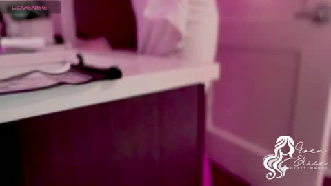 Gwen Elise online show from 11/06/25, 01:17