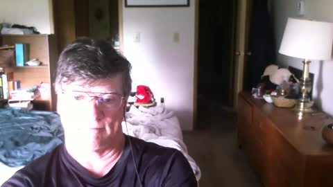 Snapshot of hg99too chatting on 06/12/26, 01:43 hg99too online show from 06/12/26, 01:43