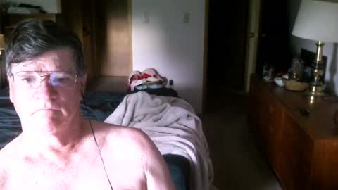 Snapshot of hg99too chatting on 06/15/26, 01:46 hg99too online show from 06/15/26, 01:46