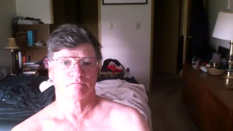 Snapshot of hg99too chatting on 06/17/26, 01:56 hg99too online show from 06/17/26, 01:56