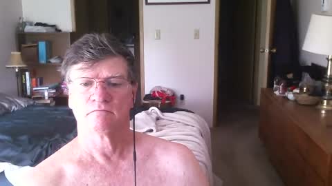 Snapshot of hg99too chatting on 06/19/26, 02:21 hg99too online show from 06/19/26, 02:21
