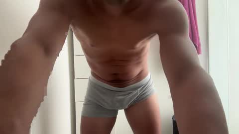 hhernan1 online show from 02/13/26, 06:59