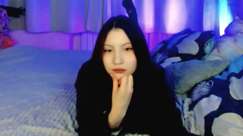 Lina online show from 12/15/25, 08:57