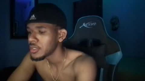 Snapshot of hhotcrazy chatting on 10/22/25, 06:35 hhotcrazy online show from 10/22/25, 06:35