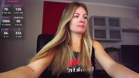 Lina online show from 09/17/25, 08:38