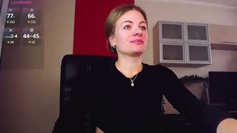 Lina online show from 10/23/25, 08:46