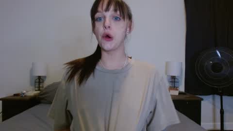 Snapshot of hi_cut_cutie chatting on 06/03/26, 12:24 Paige online show from 06/03/26, 12:24