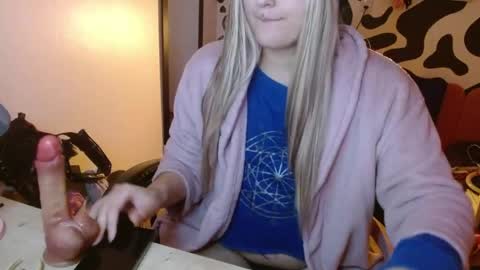 Elora online show from 05/19/26, 12:05