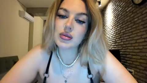 Hi lina online show from 06/14/26, 02:20