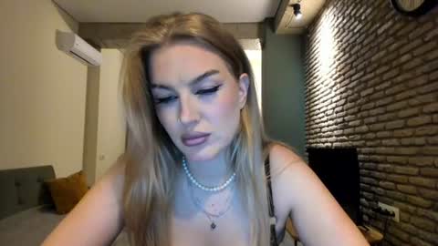 Hi lina online show from 06/14/26, 02:24