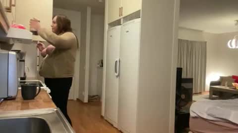 hichemlacoste333 online show from 10/18/25, 12:02