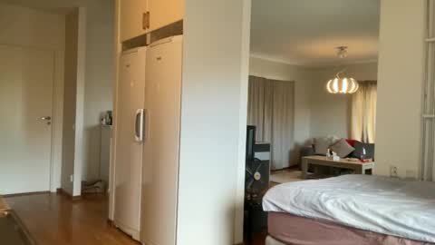 hichemlacoste333 online show from 10/19/25, 12:39