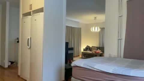 hichemlacoste333 online show from 01/08/26, 02:08