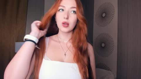 Elisa online show from 09/22/25, 11:01