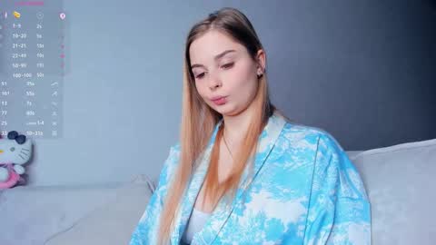 Snapshot of hidden_charm chatting on 02/25/26, 04:16 Elizabeth online show from 02/25/26, 04:16