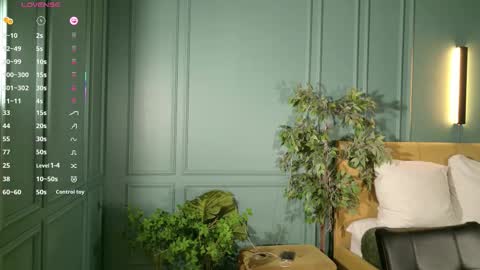 Snapshot of hidden_charm_ chatting on 12/18/25, 08:53 My name is Angelina but I like when you call me Angel online show from 12/18/25, 08:53