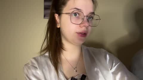 Snapshot of hidden_sin chatting on 01/16/26, 07:29 Anna Alex online show from 01/16/26, 07:29