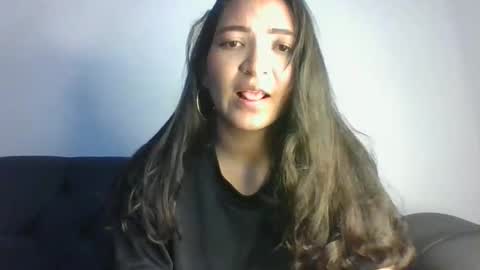 Snapshot of hiddencrazy69 chatting on 09/25/25, 04:11 Clau y Ricky online show from 09/25/25, 04:11