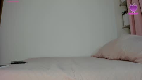 Snapshot of hiddendana chatting on 09/24/25, 01:09 Dana online show from 09/24/25, 01:09