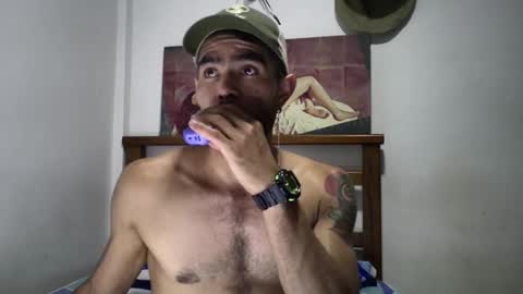 hideonbush online show from 09/10/25, 01:49