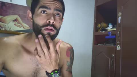 hideonbush online show from 10/23/25, 01:49