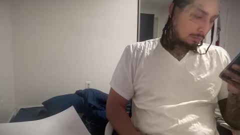 Snapshot of hihello400 chatting on 10/20/25, 04:24 hihello400 online show from 10/20/25, 04:24