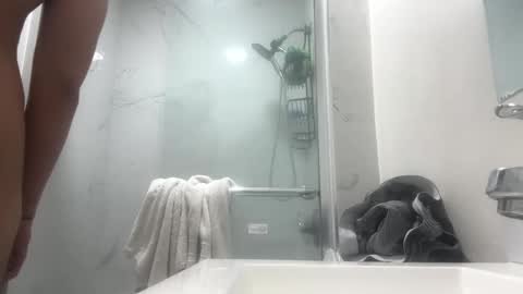 Snapshot of hihello7777 chatting on 09/17/25, 08:16 hihello7777 online show from 09/17/25, 08:16