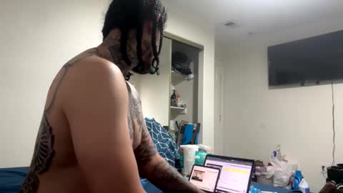 Snapshot of hihello7777 chatting on 11/15/25, 09:21 hihello7777 online show from 11/15/25, 09:21