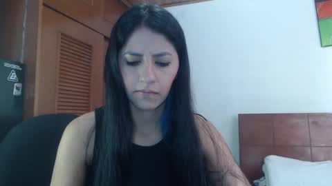 hilaril18 online show from 01/17/25, 01:46