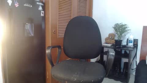 hilaril18 online show from 02/09/25, 03:32