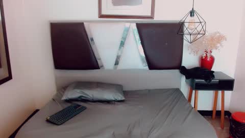 Hilary Avilan online show from 02/26/25, 11:04