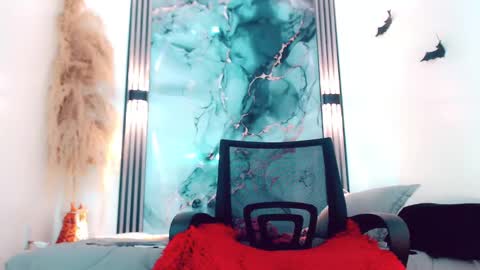 Hilary Avilan online show from 09/10/25, 07:47