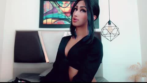 Snapshot of hilary_avilan chatting on 01/16/26, 07:18 Hilary Avilan online show from 01/16/26, 07:18