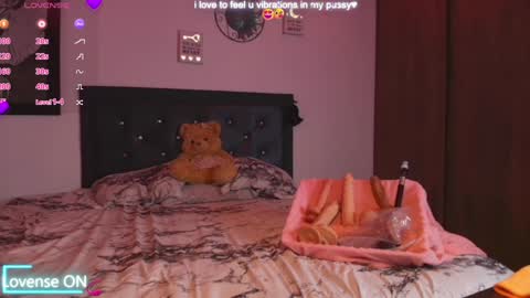 Snapshot of hilary_jones_22 chatting on 01/18/25, 01:52 LUNA new account  FOLLOW ME online show from 01/18/25, 01:52