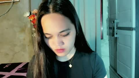Snapshot of hilarymolly chatting on 06/16/26, 07:05 hilarymolly online show from 06/16/26, 07:05