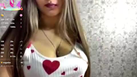 Snapshot of hildaaxley chatting on 10/20/25, 08:53 Ani online show from 10/20/25, 08:53