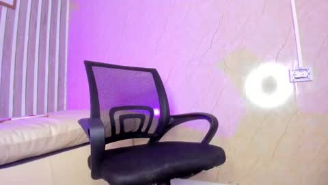  Hillary  online show from 02/16/25, 05:15